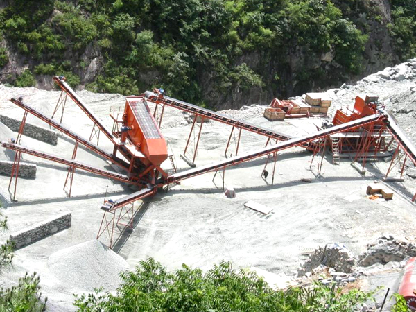 沙粒石可以制砂嗎？時(shí)產(chǎn)100噸的移動(dòng)制砂機(jī)有嗎