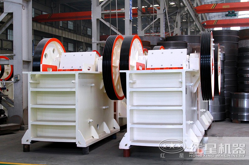 顎式破石機(jī)焊接機(jī)架結(jié)構(gòu)，牢固可靠